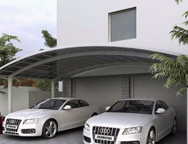 你知道為什么現(xiàn)在人們搭建車棚用聚碳酸酯板呢？