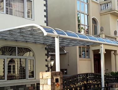 鋁合金車棚的性價比性能如何發(fā)現(xiàn)隱藏點(diǎn)