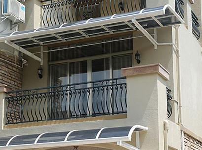 國內(nèi)開始流行的一種新式的車棚結(jié)構(gòu)