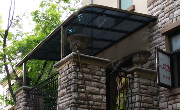 四川成都新津縣  何先生