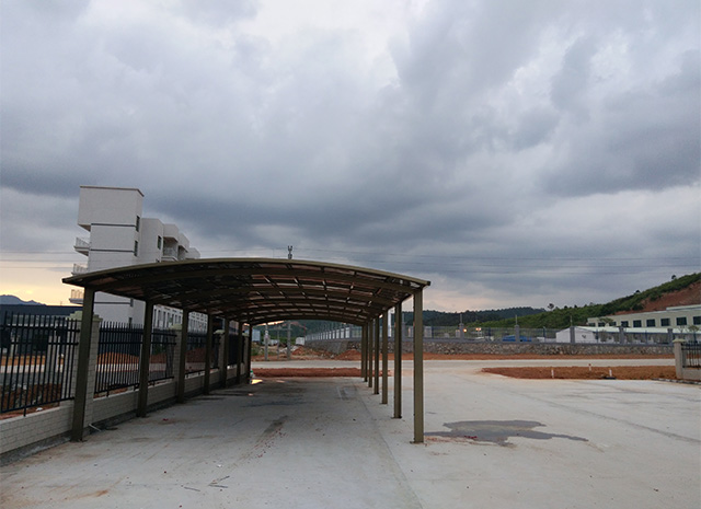 合抱型車(chē)棚