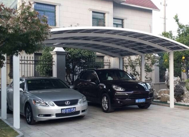 庭院合抱型車(chē)棚