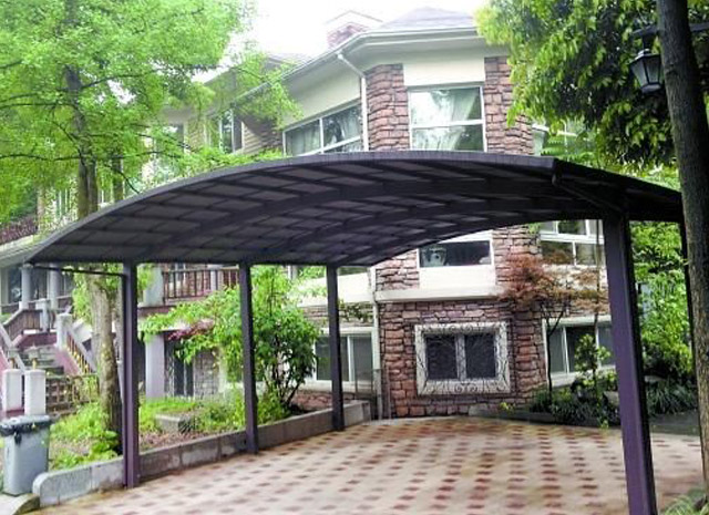 庭院合抱型車(chē)棚